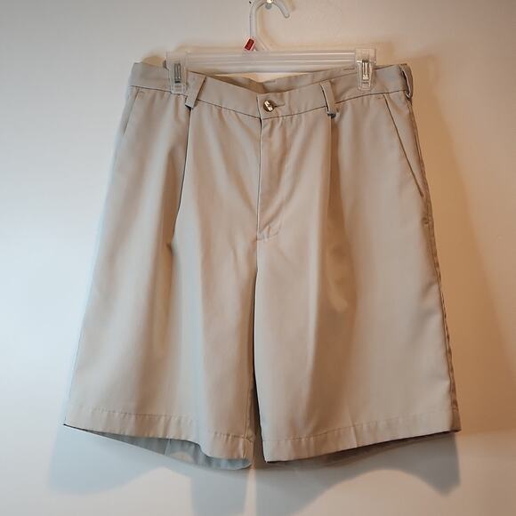 Nike Golf Khaki Shorts Men's Size 32 VERY NICE!! - Picture 1 of 12